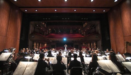 매년 여름 클래식 음악 애호가들을 설레게 하는 서울시유스오케스트라가 올해는 〈썸머 페스티벌〉로 돌아왔다.